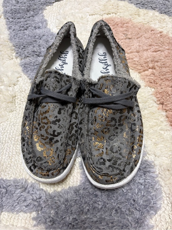 Gypsy Jazz Shoes - Gypsy Jazz Women’s Gray Leopard Slip-On Sneakers with Gold Accents. Size 9.5